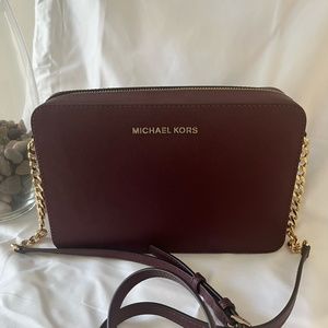 Michael Kors JS Item LG EW Crossbody